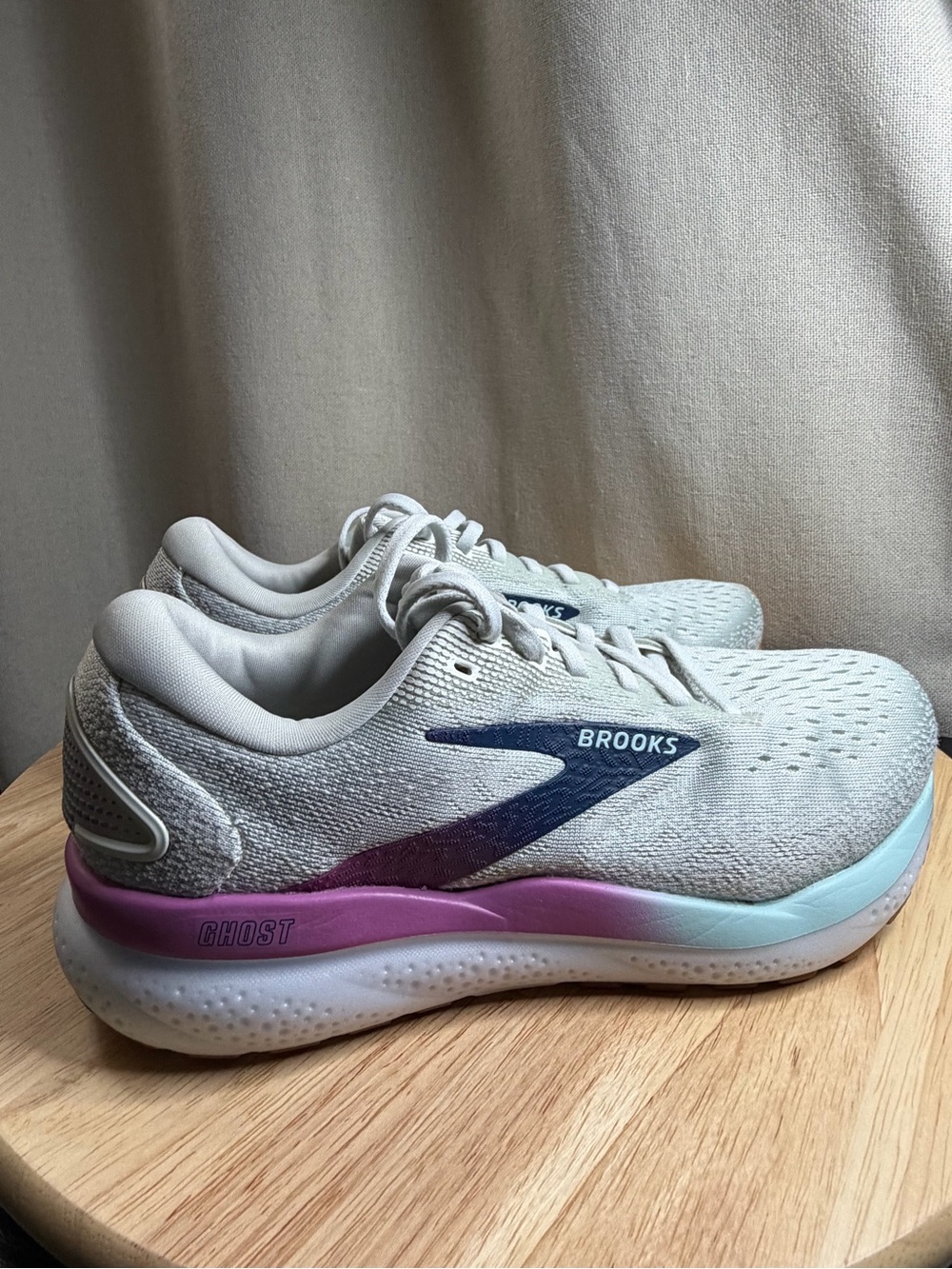Brooks women’s Ghost 16 running shoes